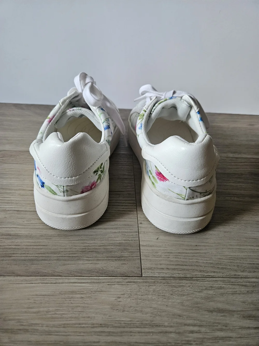 Floral Platform Sneakers Baretraps Nishelle Size 8